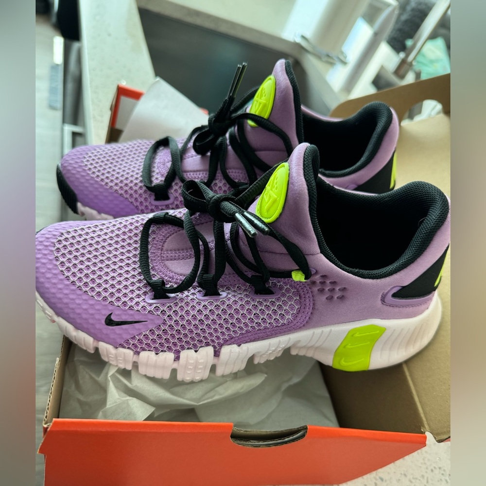 Women’s Nike Free Metcon 4 RARE color